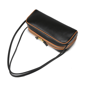 Sac fourre-tout personnalisé <span class=keywords><strong>en</strong></span> <span class=keywords><strong>cuir</strong></span> PU pour femme, noir avec finition marron, double compartiment, fermeture éclair, sac à bandoulière, kit de quincaillerie dorée - Product Image 4
