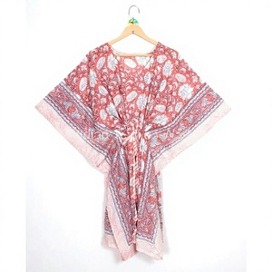 Venta al por mayor: Top corto de algodón indio ecológico, sin mangas, con cuello en V, estilo bodycon, natural, floral, bohemio, con recortes y serigrafía, ideal para verano. - Product Image 1