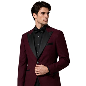 Blazer de smoking en satin bordeaux pour homme avec revers noir, coupe ajustée, un bouton, style queue-de-pie, dernière conception, veste à revers pointus - Product Image 4