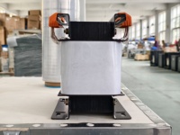 Transformateur de contrôle triphasé 380V vers 220V 100V pour la stabilisation de la tension AC, conception compacte