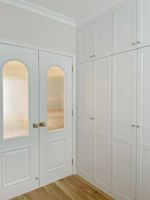 Ensemble de bureau, armoire et étagère d'angle en L sur mesure, moderne, autoportant, réglable, écologique et grande capacité pour chambre à coucher