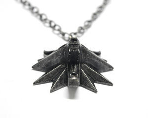 Vente en Gros de Witchers 3 <span class=keywords><strong>Wild</strong></span> <span class=keywords><strong>Hunt</strong></span> Inspiré Collier de Chaîne de Loup pour Hommes Pendentif en Alliage de Zinc pour Cadeau de Fiançailles Fête de Mariage - Product Image 3