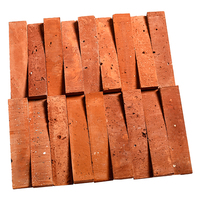 Carreaux muraux extérieurs en céramique antidérapants en poterie rouge trapézoïdale moderne 45x210mm finition mate pour usage extérieur hôtelier