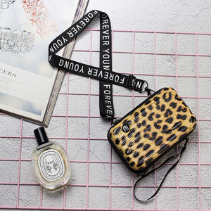 Bolsa de Maquillaje Personalizada para Mujer, Linda y Resistente, Rectangular, Tipo Bandolera, para Guardar Artículos de Aseo, para Uso Diario - Product Image 3