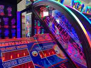 Machine de divertissement d'arcade à monnayeur, prix usine, avec jeu de tir et jeu de lancer de balles Crazy Clown à récompense par tickets - Product Image 6