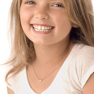 Collana Minimalista con Ciondolo Iniziale a Forma di Cuore in Acciaio Inossidabile Placcato <span class=keywords><strong>Oro</strong></span> 18K per Bambini - Product Image 5