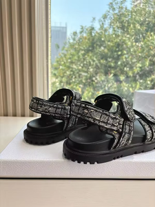 Nouvelles Sandales Femme 2026 de Luxe Haut de Gamme, Chaussures Décontractées à Semelle Épaisse en Cuir Véritable avec Fermeture Magique, Confortables et Tendance - Product Image 5
