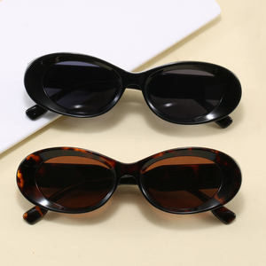 <span class=keywords><strong>Occhiali</strong></span> Superhot 43361 2025 di moda retrò piccolo ovale <span class=keywords><strong>Cat</strong></span> <span class=keywords><strong>Eye</strong></span> UV400 <span class=keywords><strong>occhiali</strong></span> <span class=keywords><strong>da</strong></span> <span class=keywords><strong>sole</strong></span> per le vacanze all'aperto - Product Image 4