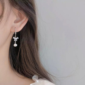 ต่างหูแฟชั่นรูปผีเสื้อ ดีไซน์เรียบหรู ทันสมัย เหมาะสำหรับผู้หญิง - Product Image 5