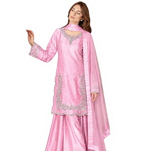 Costume de mariage indien pakistanais moderne pour femmes en soie rose brodée avec dupatta, longueur au sol, coupe régulière, séchage rapide, toutes saisons - Product Image 1
