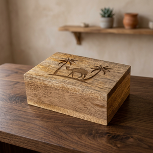 Boîte en bois de luxe avec sculpture de chameau et de palmier, cadeau décoratif fait main pour la maison, mariage, Ramadan, Eid. - Product Image 1