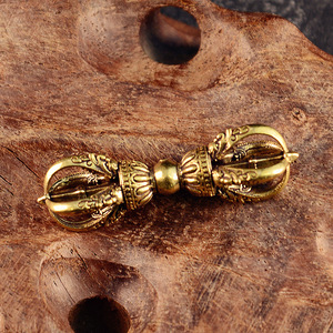Vajra Tibetano Budista de Latón Vintage, Dorje Tallado a Mano, Decoración Religiosa, Adorno de Feng Shui, Coleccionable - Product Image 3