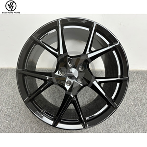 ล้อแม็กซ์อะลูมิเนียมอัลลอยด์ฟอร์จแบบหลายก้านสีดำสำหรับ URUS ขนาด 22-24 นิ้ว พร้อมฝาครอบคาร์บอนไฟเบอร์แบบสั่งทำพิเศษ ความแม่นยำ 1:1 - Product Image 4