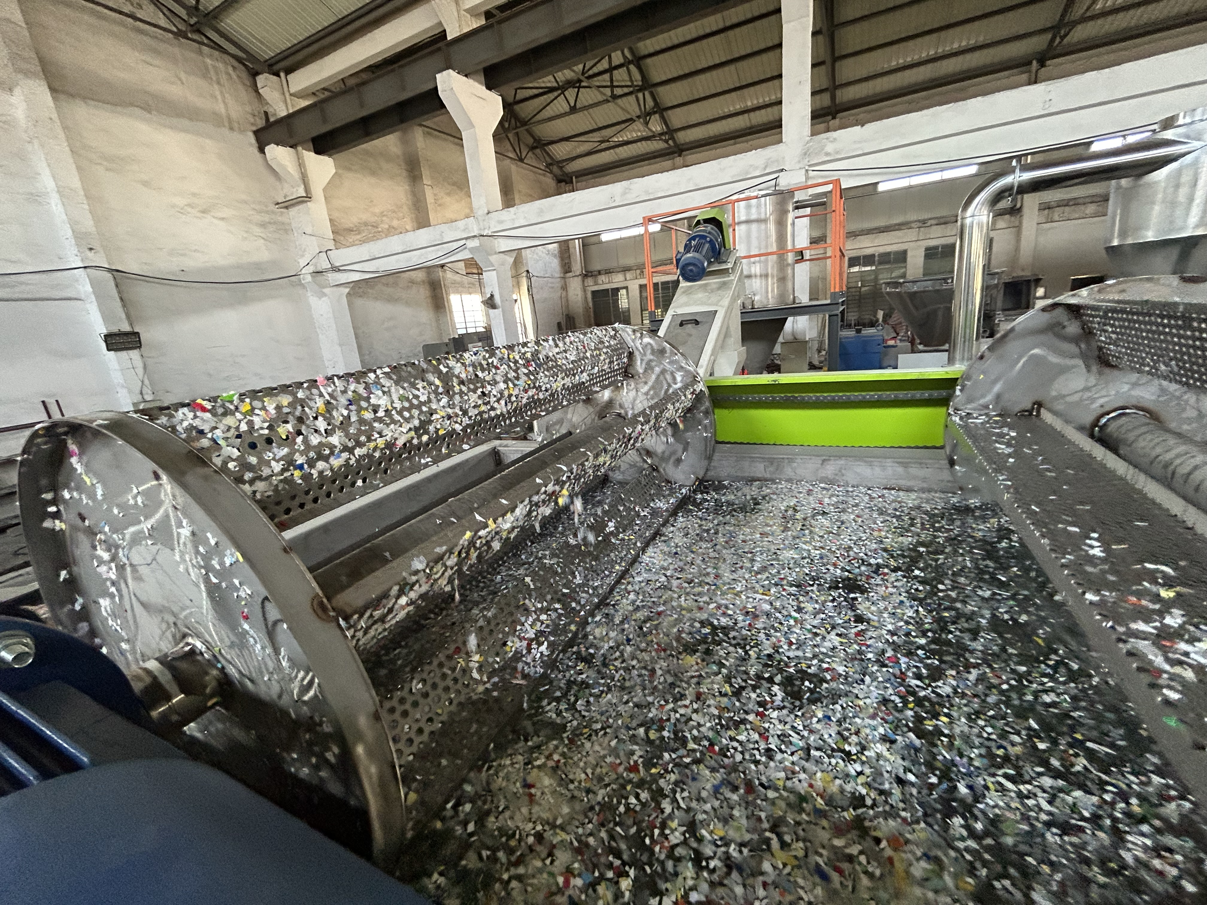 Автоматическая полиэтиленовая линия для стирки с этикеткой