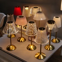 Lampe de table sans fil à LED rechargeable en cristal, avec commande tactile sans fil et variateur d'intensité, idéale pour restaurant, hôtel, bar, café, chambre à coucher, veilleuse
