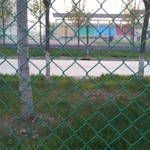 Rollos de Malla de Alambre Ciclónica al Mejor Precio, Cercas de Eslabones Galvanizados - Product Image 3