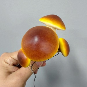 Champignons artificiels Meng Jie 10cm-30cm en mousse plastique, faits à la main, pour la simulation et la décoration de l'aménagement paysager, des vitrines et des escaliers - Product Image 3
