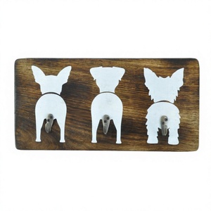 Ganchos de pared de madera de calidad extra exclusiva Diseños de perros Tres ganchos elegantes de forma personalizada con 3 soportes Gancho de madera antiguo elegante - Product Image 1