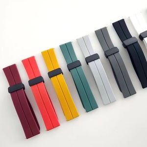 Carpeta magnética hebilla correa de reloj de silicona para <span class=keywords><strong>Samsung</strong></span> Galaxy Watch 5 <span class=keywords><strong>4</strong></span> imán de goma hebilla plegable 20MM 22MM correa de pulsera - Product Image 6