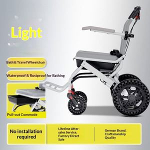 Fauteuil roulant portable ultra-léger pliable manuellement pour personne âgée, utilisable pour le bain. - Product Image 6