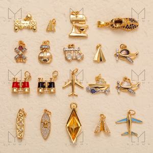 Collection <span class=keywords><strong>de</strong></span> breloques d'été Dainty Gold Scissor Glass Telescope Car Boat Airplane Vehicle Series Charm Pendant - Product Image 1
