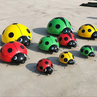 Sculpture en acier inoxydable Sculpture de coccinelle multicolore Décoration de paysage de jardin Taille personnalisable