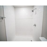 Revêtement mural de douche pour salle de bain d'hôtel, acrylique, surface solide, pierre artificielle, marbre cultivé, contour de baignoire de douche