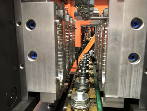 Machine de soufflage de préformes de bouteilles semi-automatique en plastique PET, composants Mitsubishi PLC SMC, faible bruit, écologique, haute productivité - Product Image 2