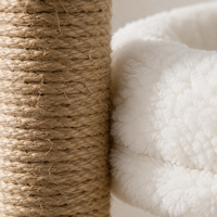 Grand arbre à chat en bois à plusieurs niveaux avec maisonnette pour chat, capsule spatiale et poteaux à gratter en sisal