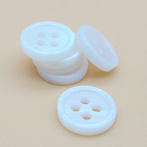 Nút Vỏ Sông Tự Nhiên Chất Lượng Cao 10Mm 16L <span class=keywords><strong>4</strong></span> Lỗ Màu Trắng Và Đen, Nút Vỏ Nước Ngọt - Product Image 1