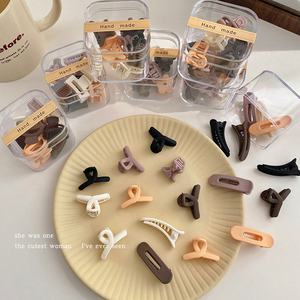 상자 패키지 10pcs 세트 유행 누드 클래식 매트 플라스틱 헤어 액세서리 작은 발톱 클립 미니 다채로운 헤어 발톱 - Product Image 2