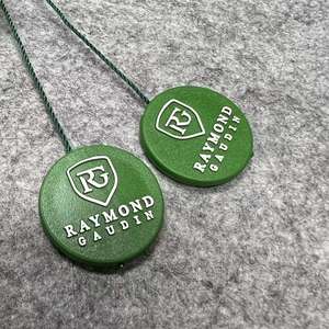 Joyería personalizada reloj plástico en relieve colgar etiqueta sello colgante Logo etiqueta cadena para botella tarro ropa reloj pelo etiqueta - Product Image 1