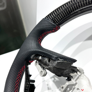 Volante de Fibra de Carbono Negro con Línea Central Roja para <span class=keywords><strong>Hyundai</strong></span> Genesis Coupe, Piezas de Auto para <span class=keywords><strong>Hyundai</strong></span> Genesis Coupe 2011-2013 - Product Image 5