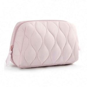 Bolsa de Maquillaje de Viaje Personalizada con Logotipo, de Invierno, Acolchada, Ligera, de Algodón y Plumón, Suave y Esponjosa - Product Image 6