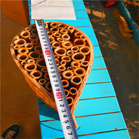 Habitat pour abeilles maçons suspendu, fait main, tubes en bambou naturel, écologique, clôture de sécurité, ruche pour abeilles, habitat pour la faune, carré, lisse