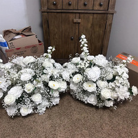 Offre Spéciale Décoration de Mariage : Arrangements de Roses Blanches de 60 cm pour Allée de Cérémonie, Décoration Florale Blanche pour Allée de Mariage