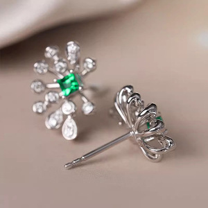 Orecchini a Perno con Design Geometrico, Eleganti Gioielli di Lusso per Donna, Ideali per Feste e Uso Quotidiano, Regalo Chic - Product Image 6