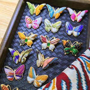 パーティーギフトとして女性と子供のための民族手作りカラフルかわいい蝶合金ブローチ - Product Image 2