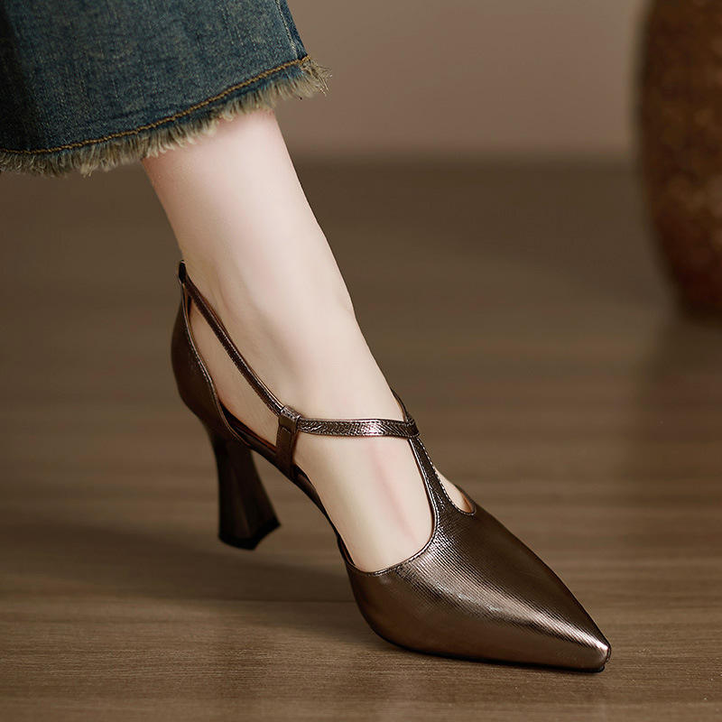 สีน้ำตาล