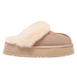 Botas de piel de oveja beige con plataforma - Product Image 1