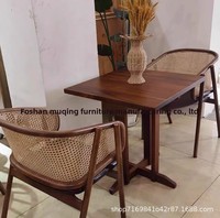 Mesa de Centro de Madera Maciza Vintage con Base de Trípode de Listones Verticales, Estilo Minimalista Wabi-Sabi, Mueble Decorativo para Sala de Estar
