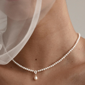 CHICNNA Nouveauté Ensemble Collier de Fiançailles en Argent S925 avec Perle d'Eau Douce et Zircon Cubique, Collier Ras-du-Cou Serenity et Boucles d'Oreilles Délicates Hypoallergéniques - Product Image 4