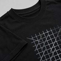 Kaos Katun Hitam Pria Custom dengan Transfer Panas Geometris Reflektif untuk Grosir Streetwear