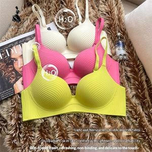 Ropa interior fina sin costuras Mermaid Shell para mujer, senos grandes que parecen más pequeños, push-up, cómoda, de color sólido, sin aros de acero - Product Image 3