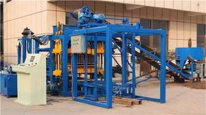 Machine automatique de fabrication de blocs de béton creux et pleins avec empileur QT12-15 – Équipement de production de blocs écologiques et automatiques - Product Image 4