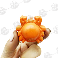 Vente en gros Cartoon Halal Drôle Délicieux Forme de crabe Saveur de fruit doux Gummy Enfants Confiture de bonbons Boîtes d'emballage en vrac