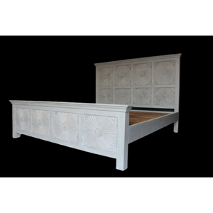 Cama tallada de madera Juego de dormitorio Queen blanco Muebles de dormitorio francés moderno Cama tallada de madera maciza - Product Image 1