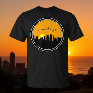 Camiseta Unisex Negra con Cuello Redondo y Manga Corta de San Diego City Sunset Skyline, Promocional para Adultos - Product Image 3