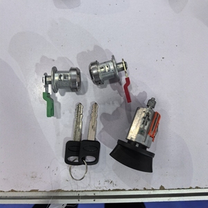 Cilindro de cerradura de puerta de coche Ford Explorer Sport Trac 7C3Z1521990A con 2 llaves para modelos 02-05 - Product Image 4