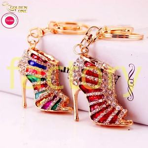 Groothandel Mooie Mode Schoenen Met Hoge Hakken Op Maat Metalen Embossing Afdrukken Hanger Dames Hoge Hak Sleutelhanger Met Diamant - Product Image 2